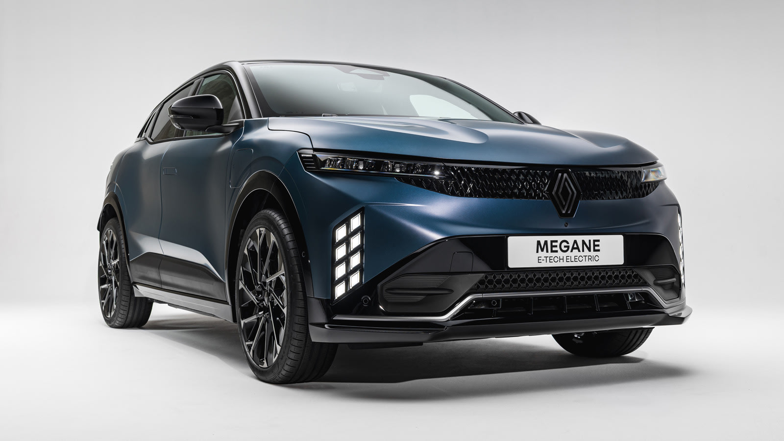 Renault Megane E-Tech Electric facelift: bigger LFP battery, 500 km range