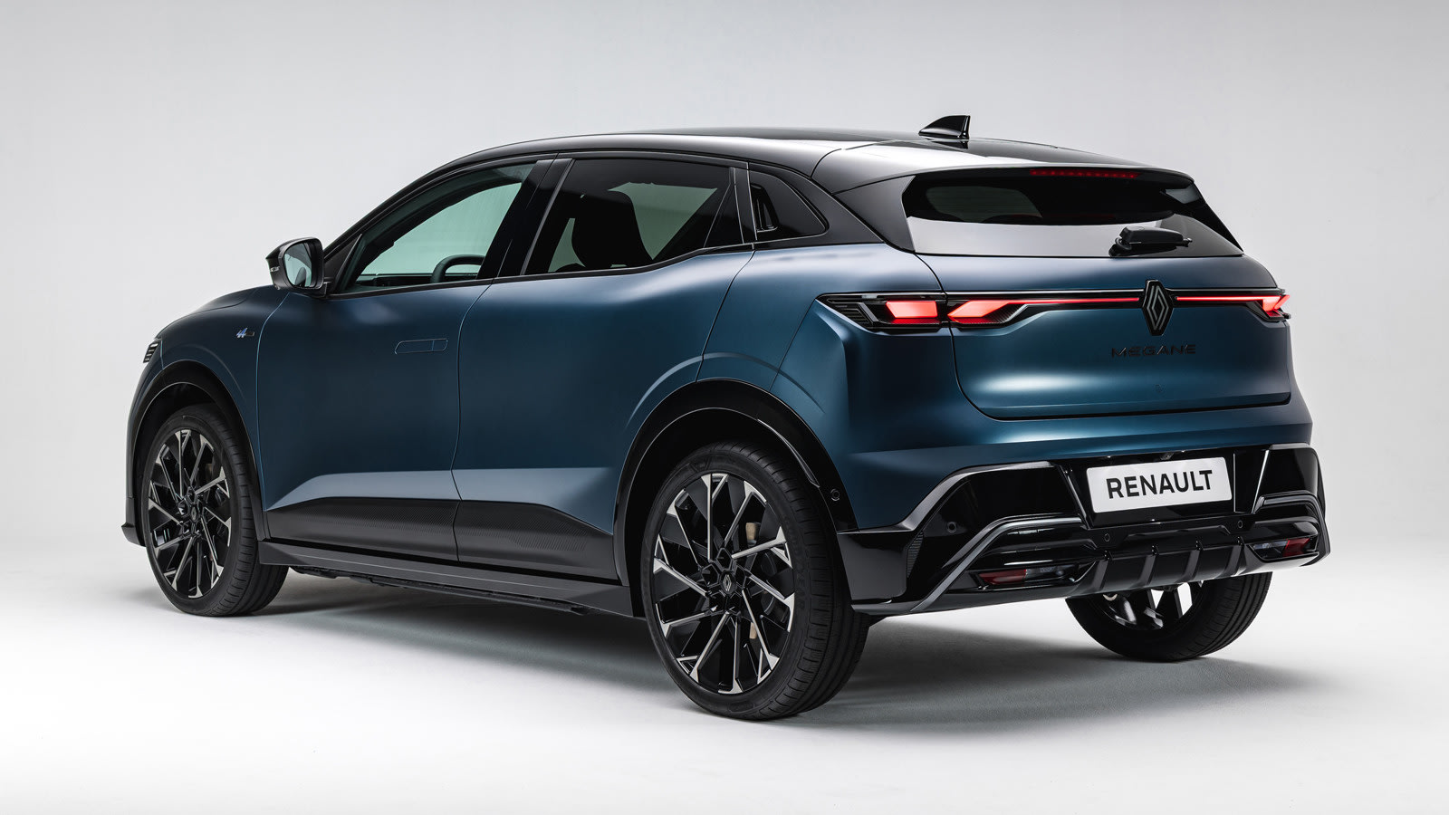 Renault Megane E-Tech Electric facelift: bigger LFP battery, 500 km range - photo 3