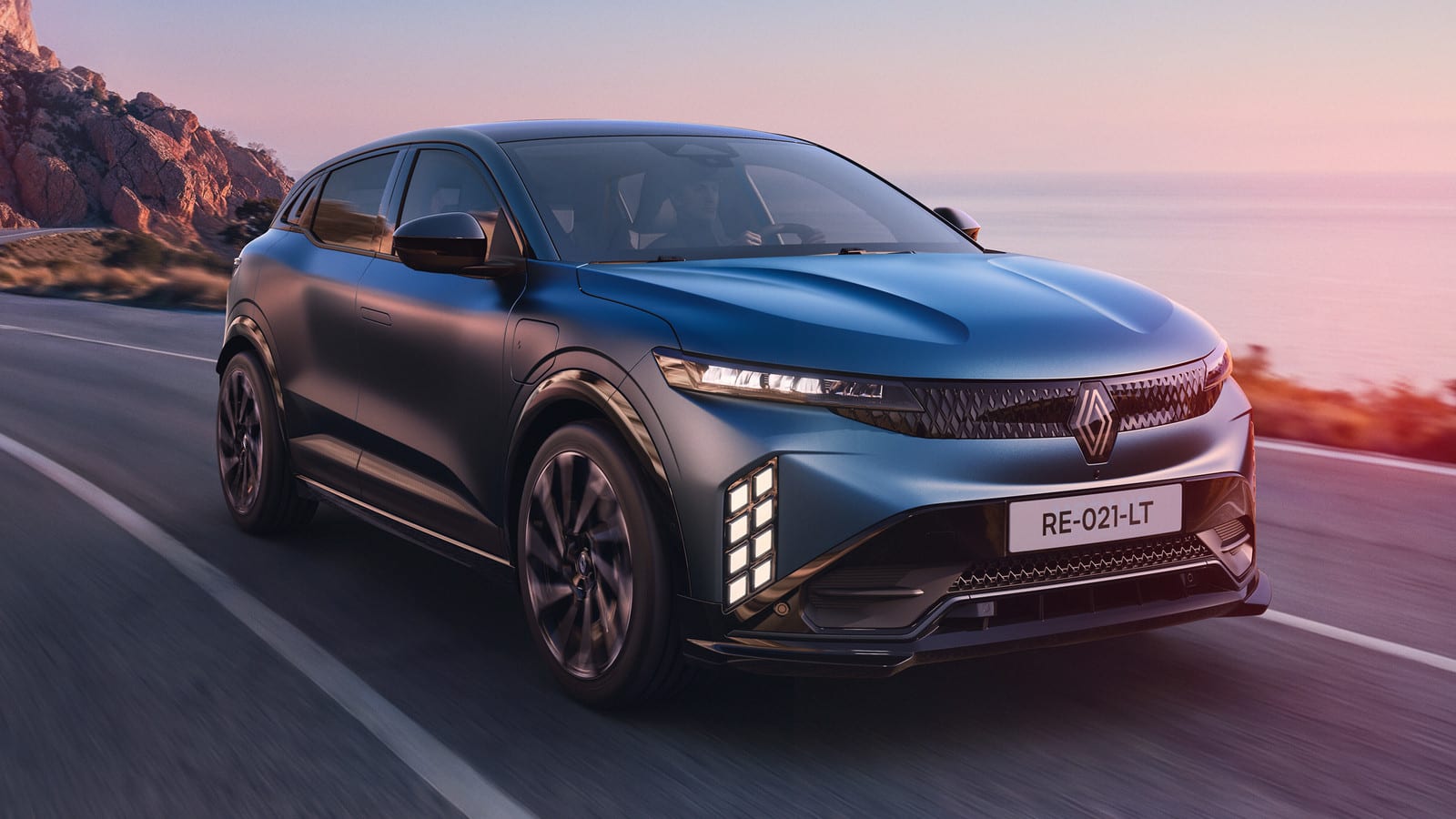 Renault Megane E-Tech Electric facelift: bigger LFP battery, 500 km range - photo 4