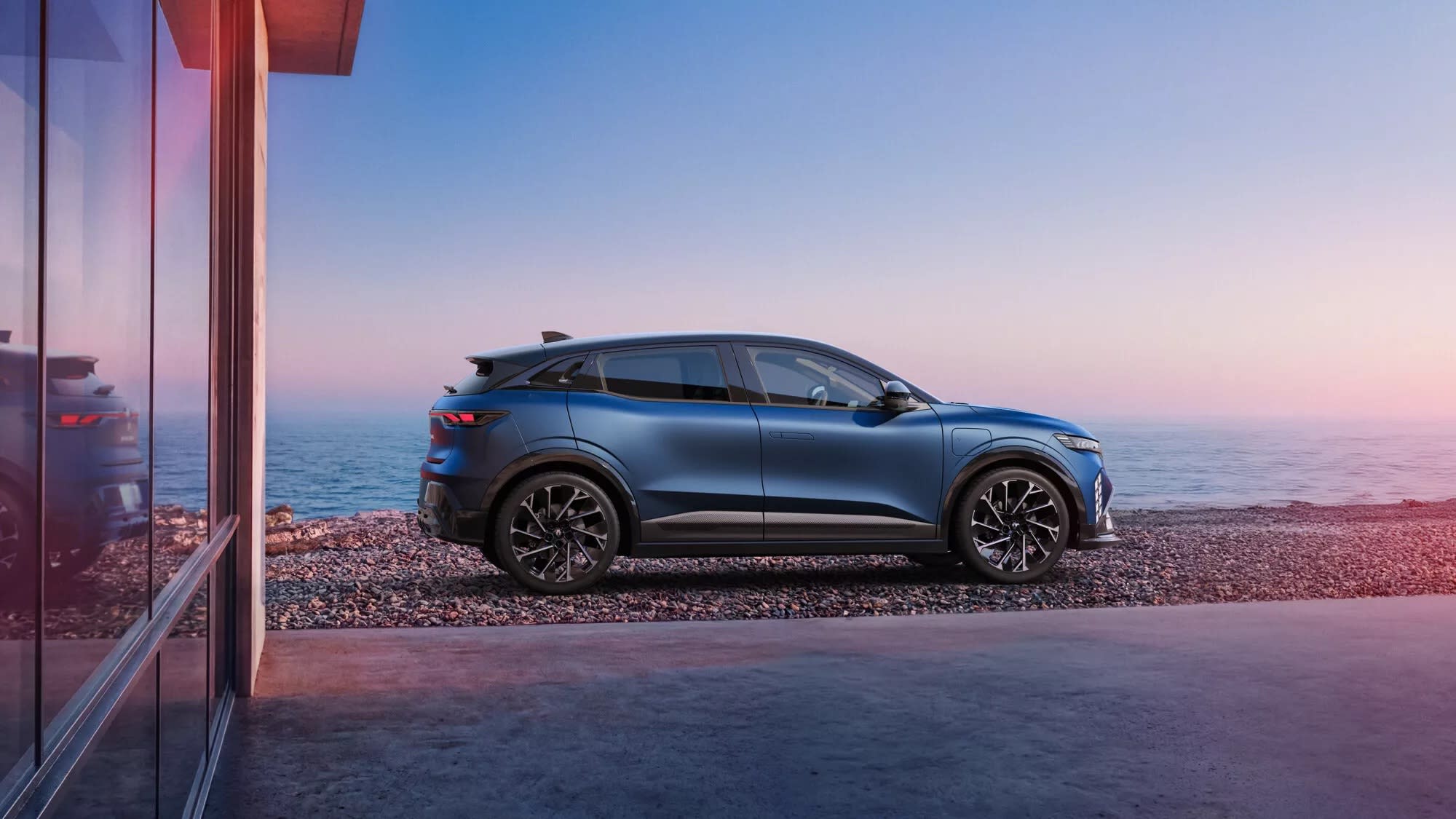 Renault Megane E-Tech Electric facelift: bigger LFP battery, 500 km range - photo 6