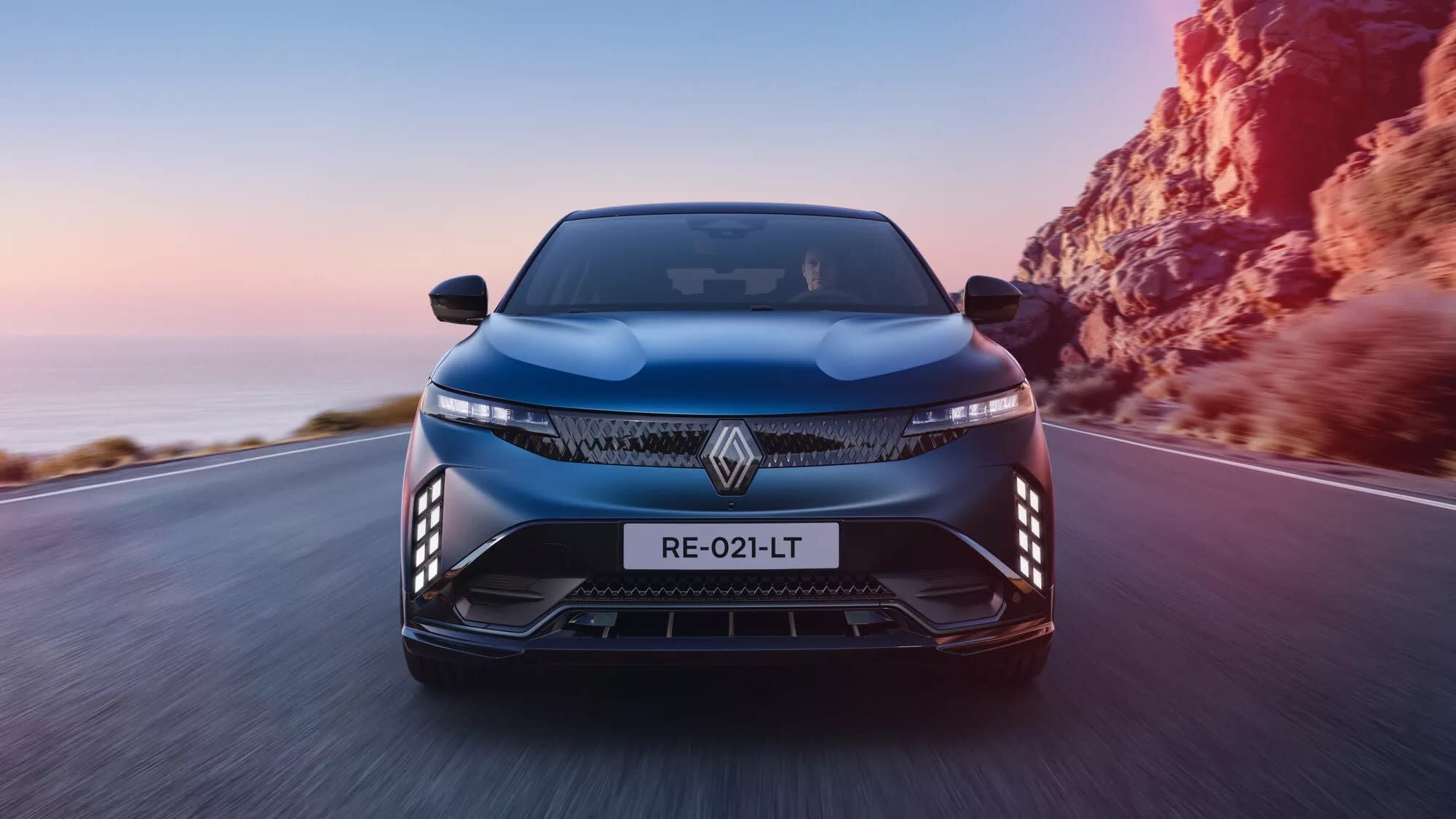 Renault Megane E-Tech Electric facelift: bigger LFP battery, 500 km range - photo 8