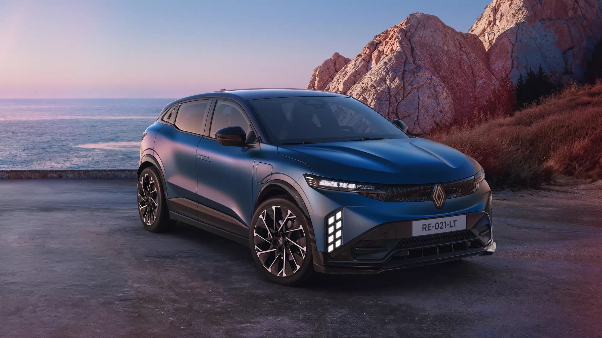 Renault Megane E-Tech Electric facelift: bigger LFP battery, 500 km range - photo 9