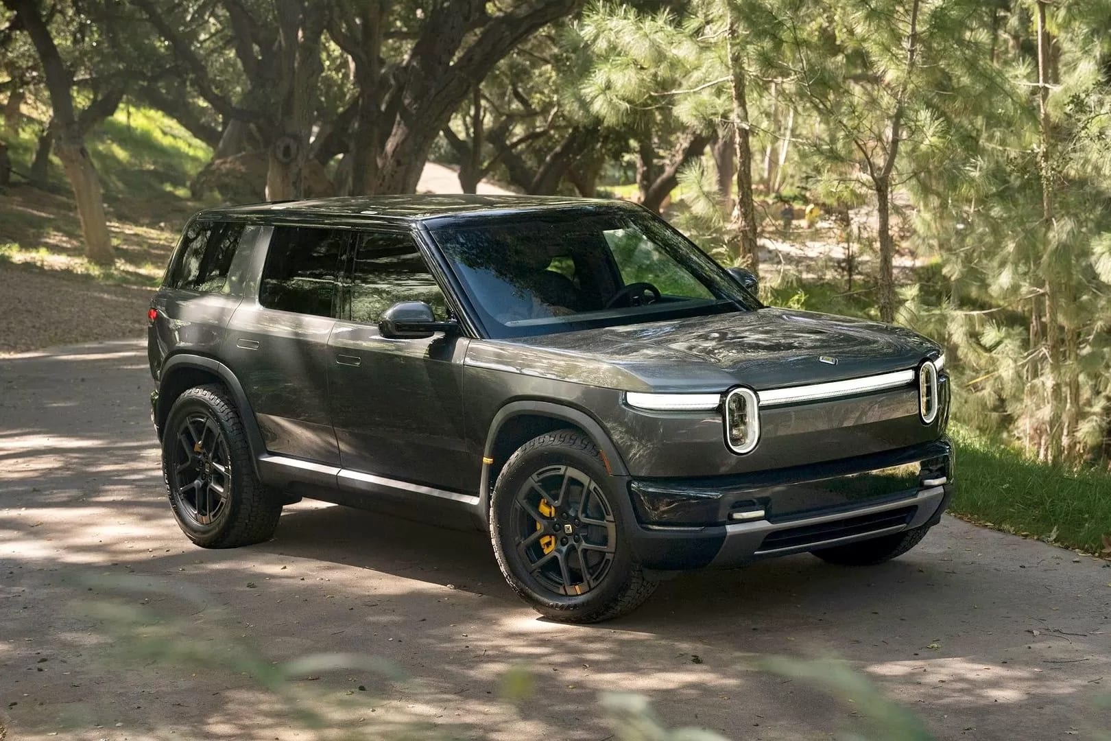 Rivian R2 deliveries begin: the $48,490 SUV the company is built around