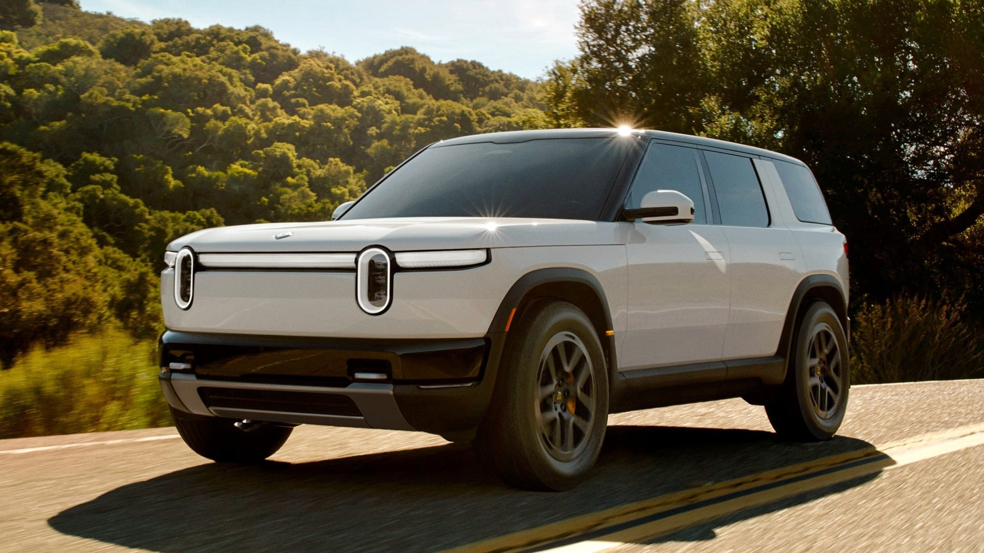 Rivian R2 deliveries begin: the $48,490 SUV the company is built around - photo 4