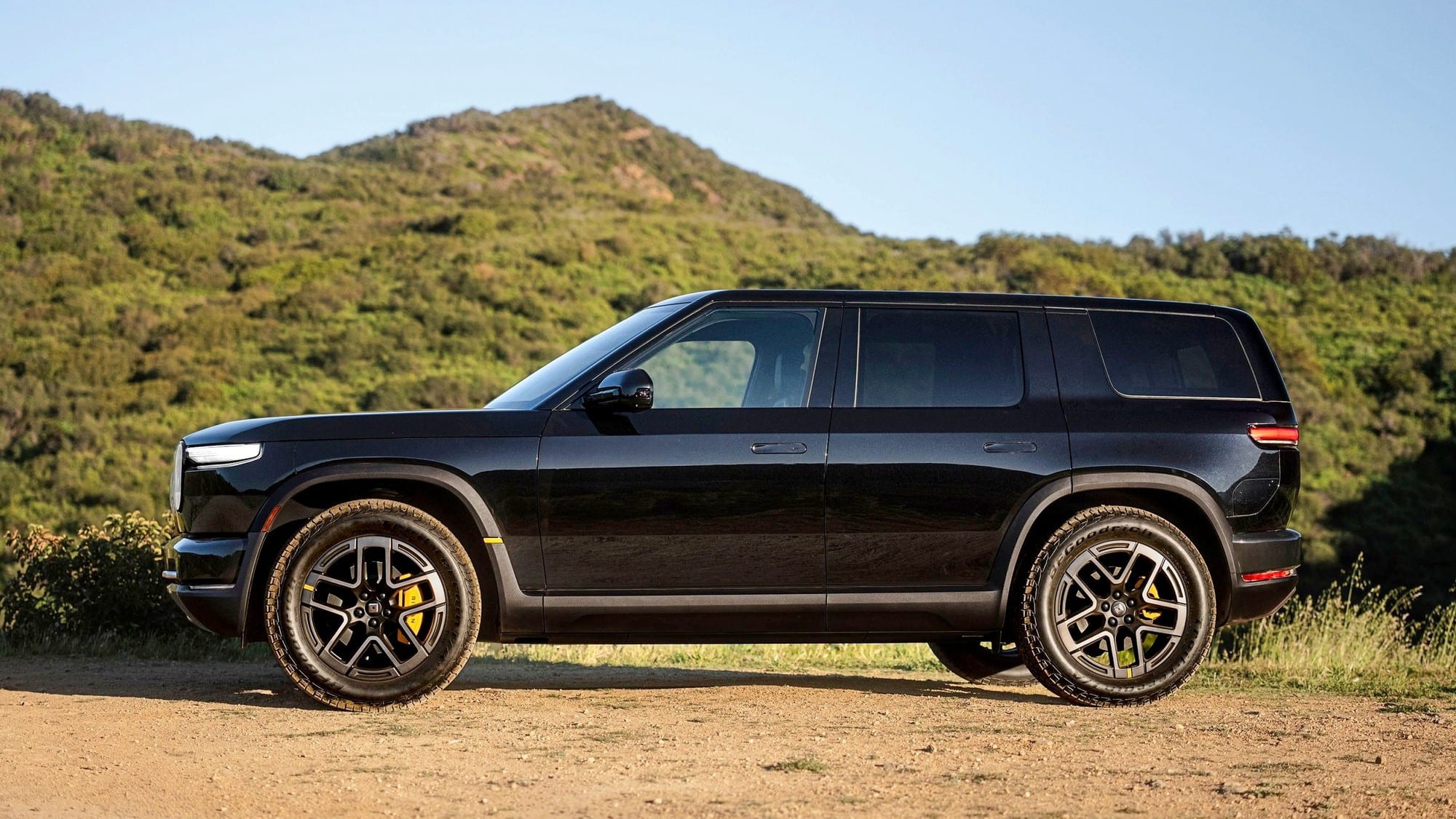 Rivian R2 deliveries begin: the $48,490 SUV the company is built around - photo 12