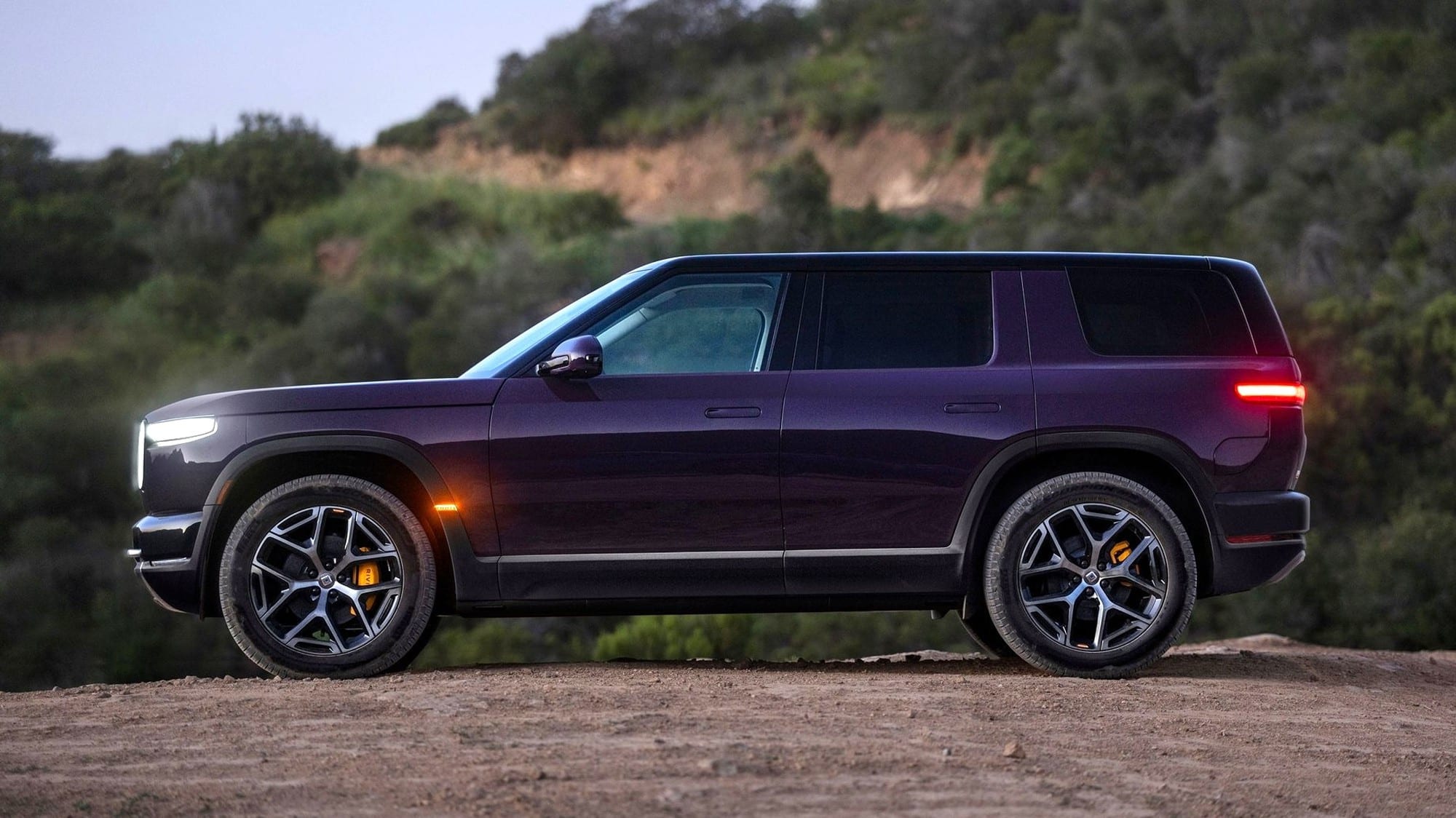 Rivian R2 deliveries begin: the $48,490 SUV the company is built around - photo 13