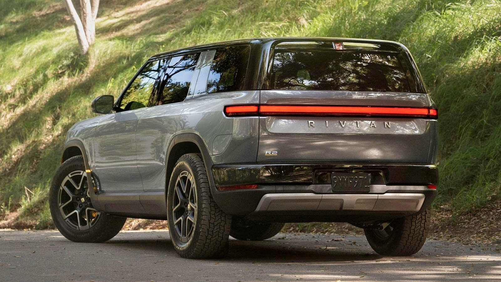 Rivian R2 deliveries begin: the $48,490 SUV the company is built around - photo 15