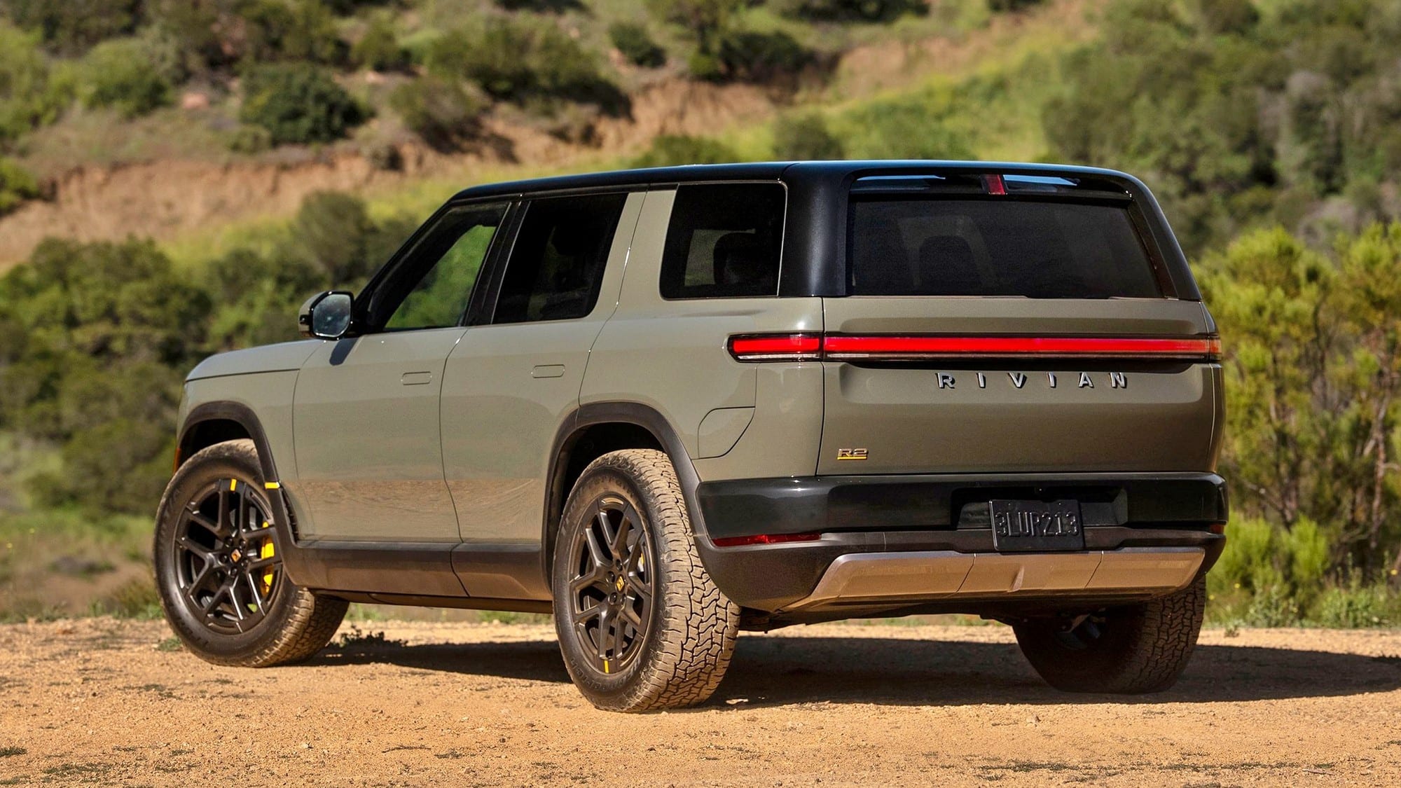 Rivian R2 deliveries begin: the $48,490 SUV the company is built around - photo 17