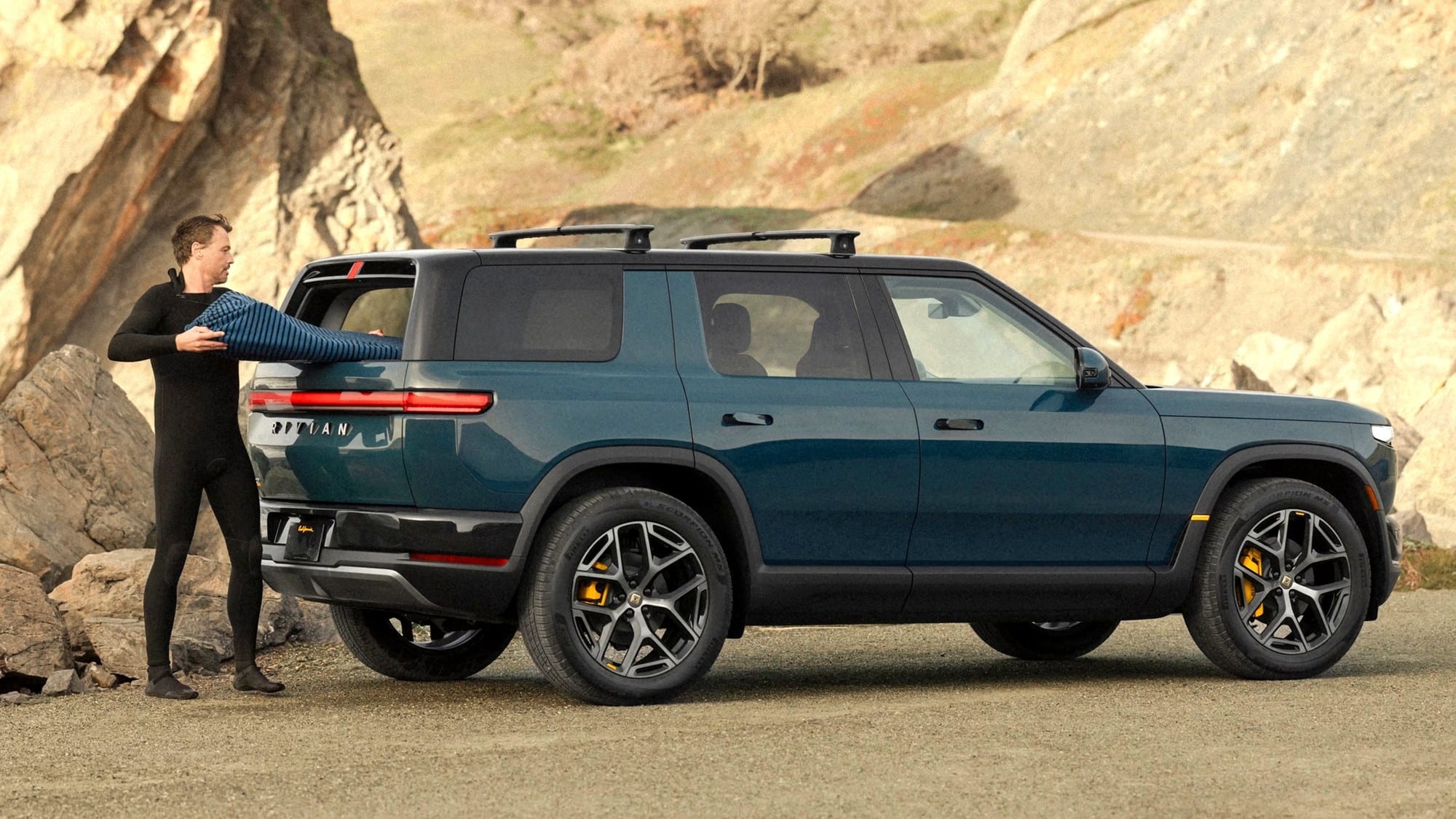 Rivian R2 deliveries begin: the $48,490 SUV the company is built around - photo 18