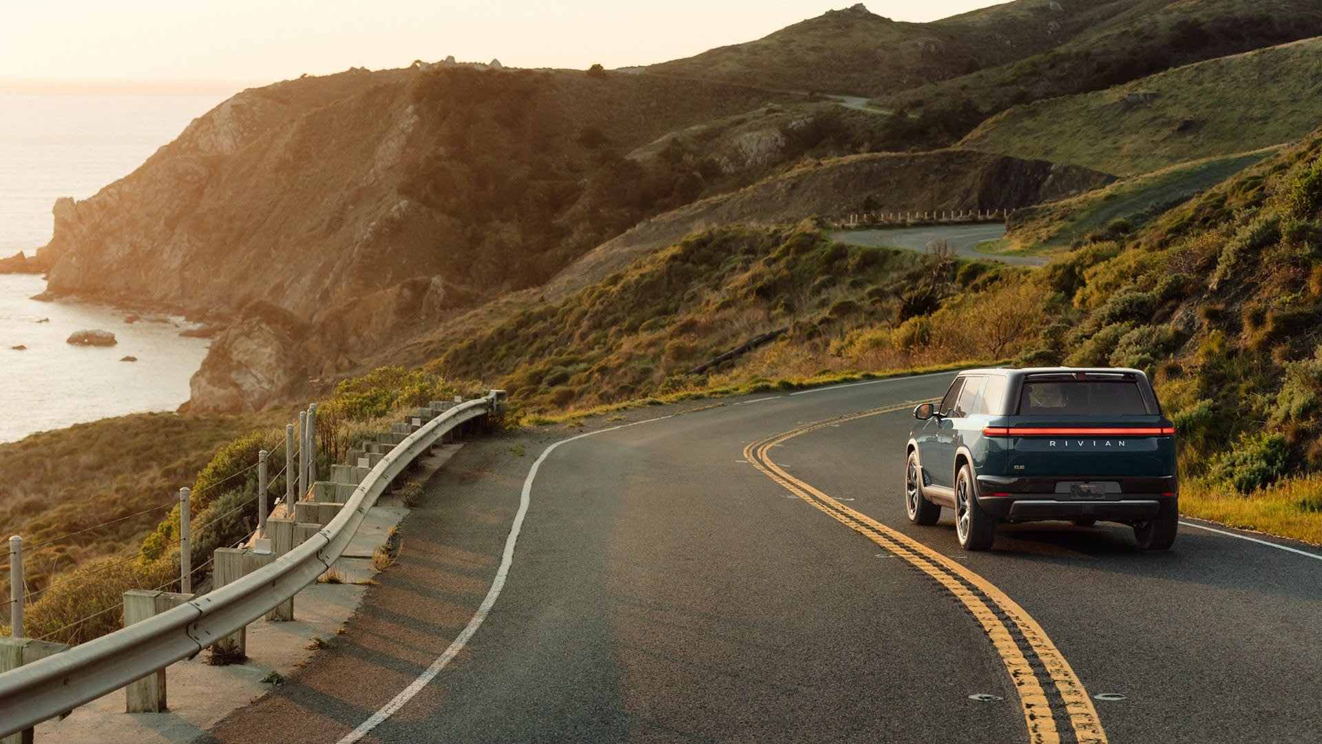 Rivian R2 deliveries begin: the $48,490 SUV the company is built around - photo 20