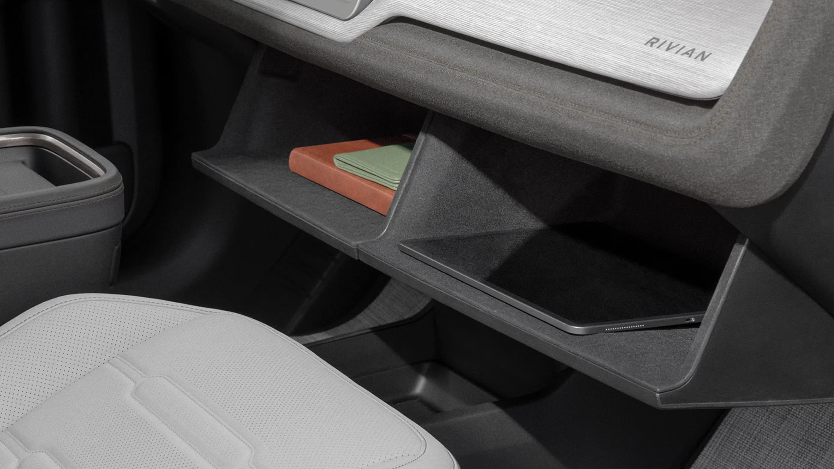 Rivian R2 deliveries begin: the $48,490 SUV the company is built around - photo 24