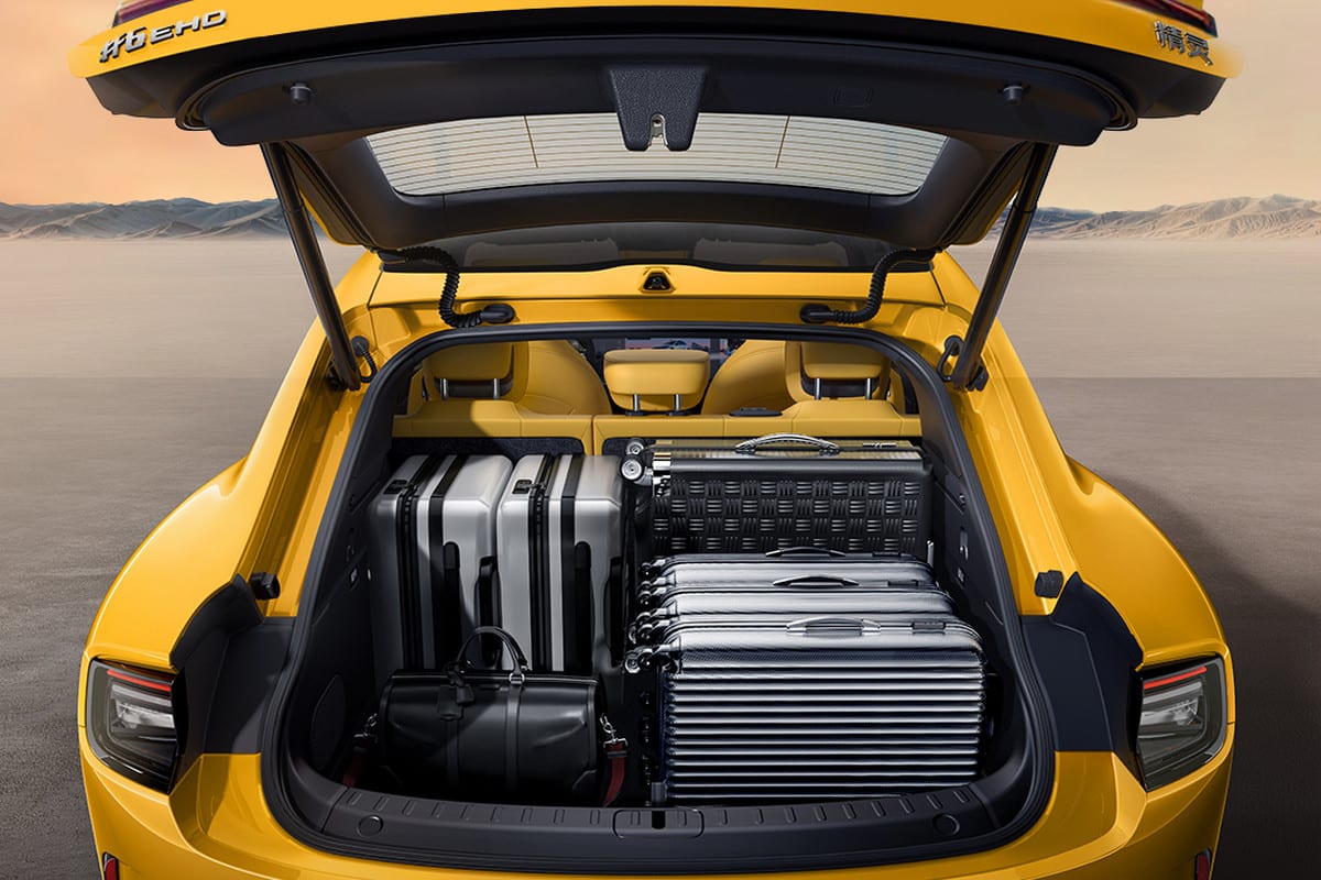 smart #6 goes on sale in China: a 435 hp PHEV fastback from 179,900 yuan ($25,100) - photo 9