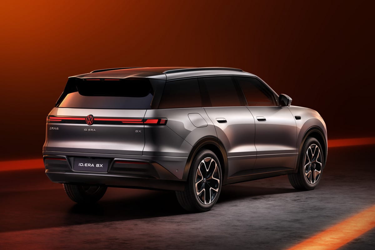VW announces the ID.Era 8X: a smaller, five-seat EREV below the 9X flagship - photo 4
