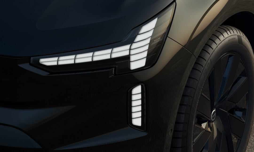 Volvo EX90 - photo 3