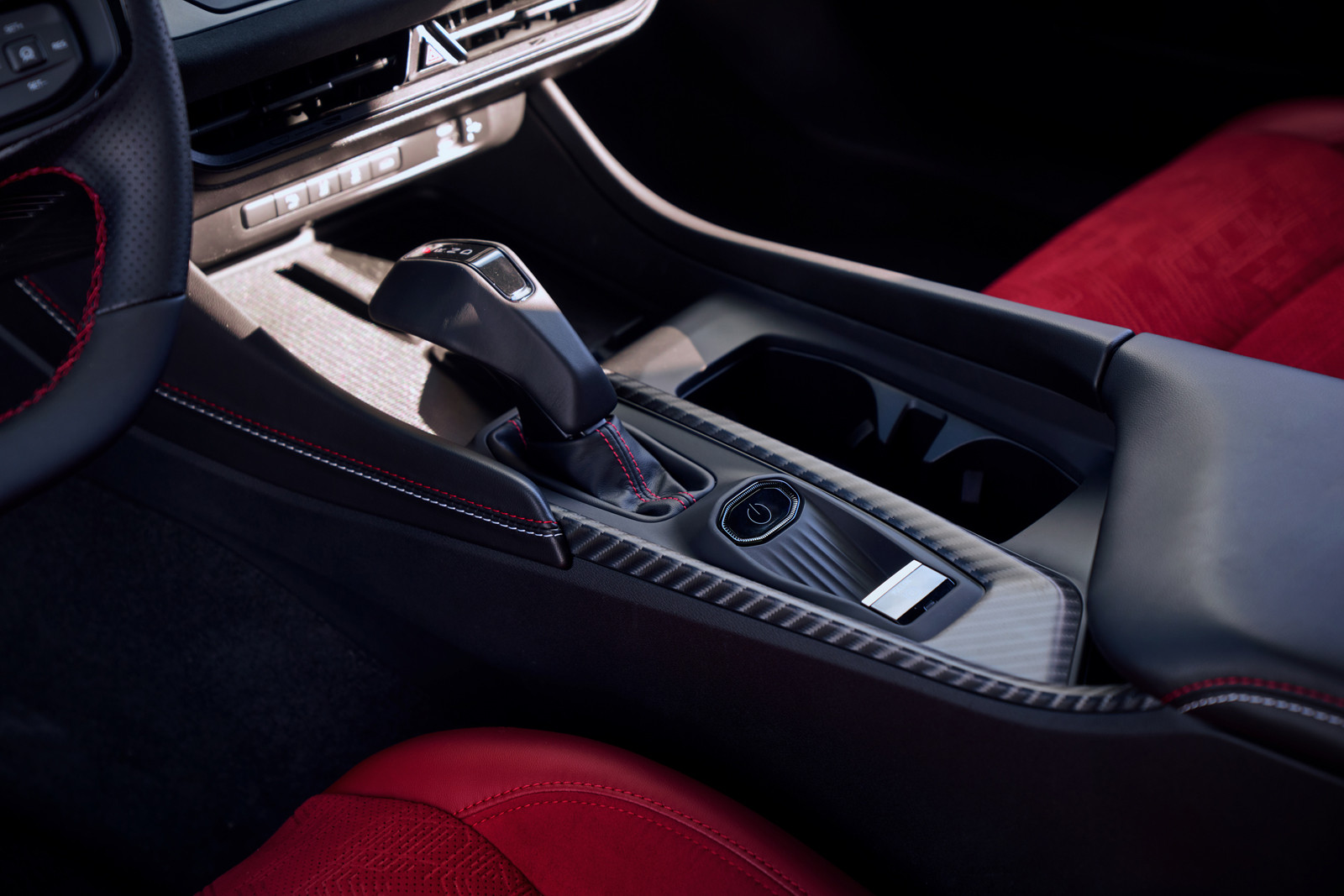 Dodge opens European orders for the new Charger: electric Daytona and petrol Sixpack, from 66,000 euros ($71,000) - photo 10