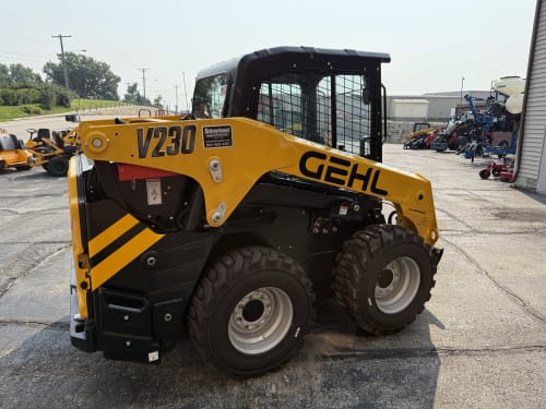 Additional Image for 2025 New Gehl V230 Skidloader