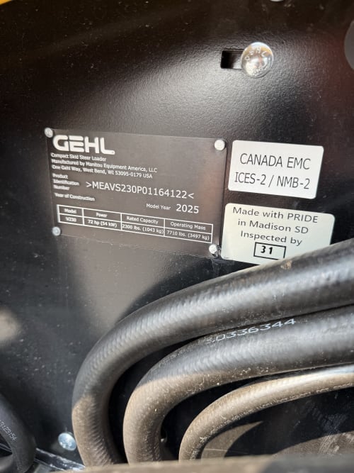 Additional Image for 2025 New Gehl V230 Skidloader
