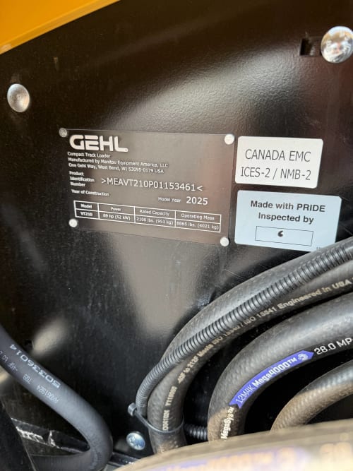Additional Image for 2025 New Gehl VT210 Trackloader