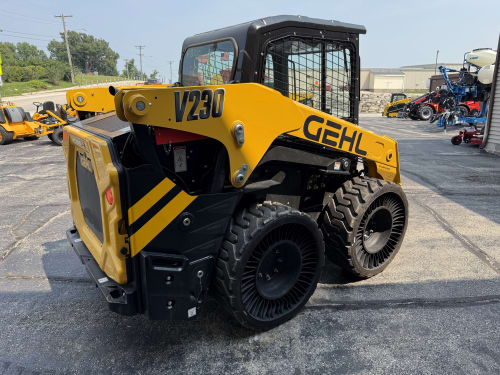 Additional Image for 2025 New Gehl V230 w/Tweels