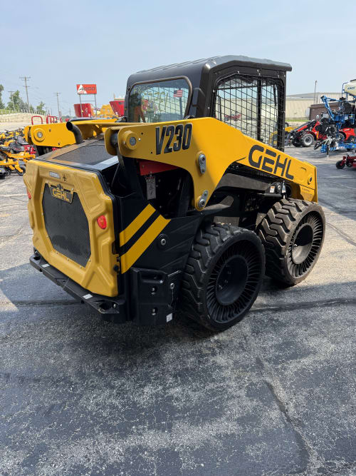 Additional Image for 2025 New Gehl V230 w/Tweels