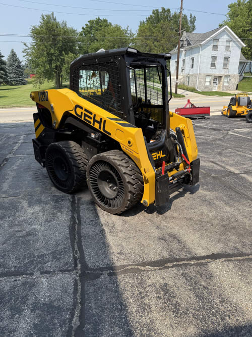 Additional Image for 2025 New Gehl V230 w/Tweels