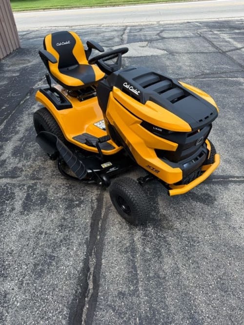 Additional Image for New 2025 Cub Cadet XT2 LX46 Fab