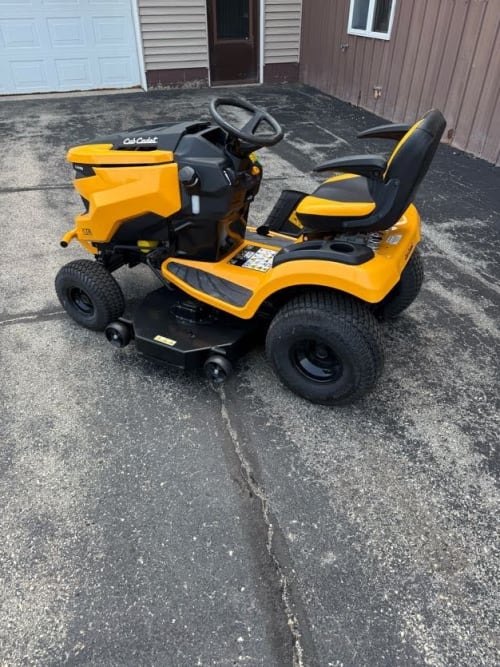 Additional Image for New 2025 Cub Cadet XT2 LX46 Fab