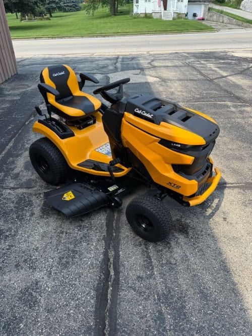 Additional Image for New 2025 Cub Cadet XT2 LX42