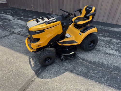 New 2025 Cub Cadet XT2 LX42