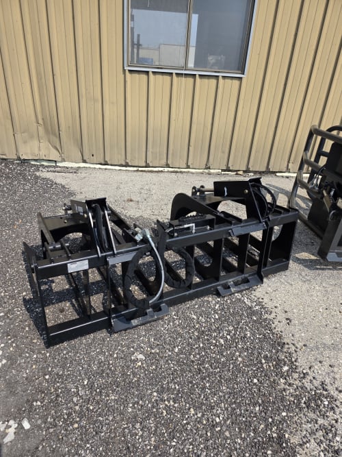 2023 New Manitou 72" Brush Root Grapple