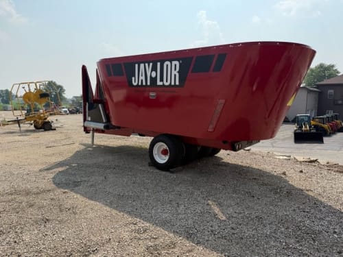 Additional Image for 2024 New Jaylor 5750 TMR Feed Mixer