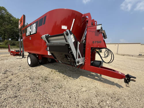 2024 New Jaylor 5750 TMR Feed Mixer