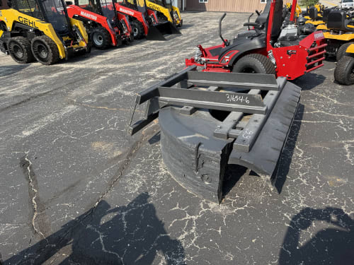 Additional Image for New Forward Farm Lines 6' Rubber Tire Manure Scraper