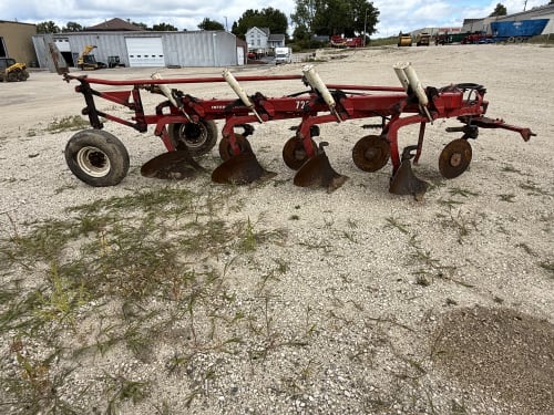 Additional Image for IH 720 Moldboard Plow