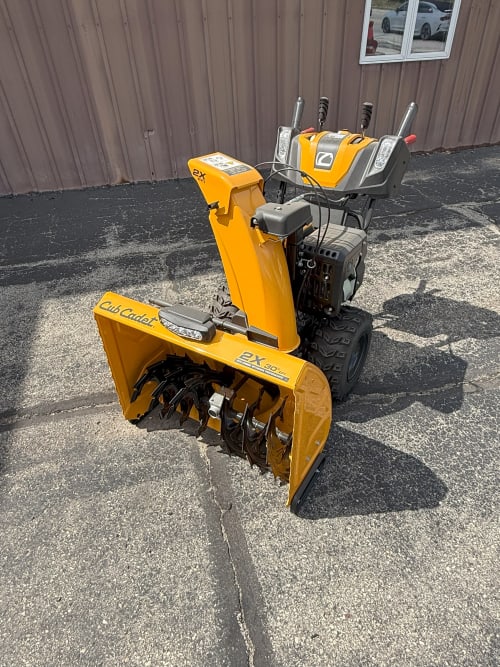 Additional Image for 2025 New Cub Cadet 30" 2X INTELLIPOWER EFI Two-Stage Snow Blower 