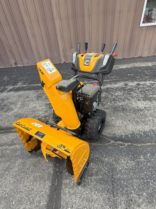 2025 New Cub Cadet 28" 3X INTELLIPOWER Three-Stage Snow Blower