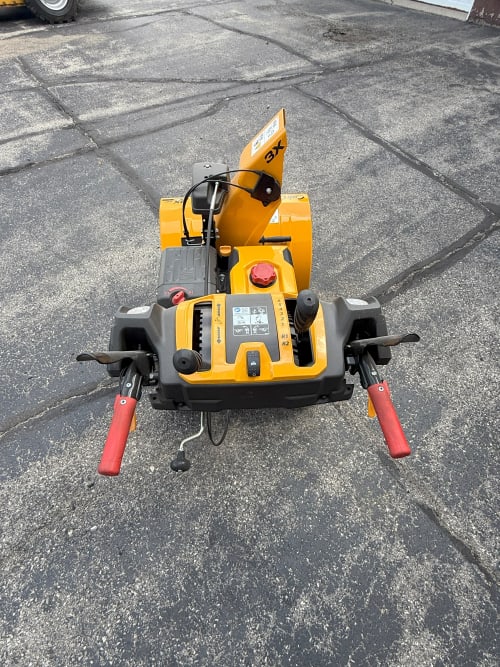 Additional Image for 2025 New Cub Cadet 28" 3X INTELLIPOWER Three-Stage Snow Blower