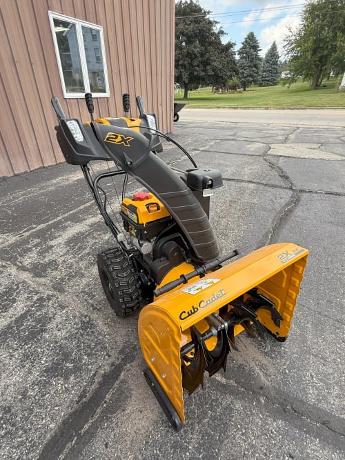 Additional Image for 2025 New Cub Cadet 24" 2X INTELLIPOWER Two-Stage Snow Blower