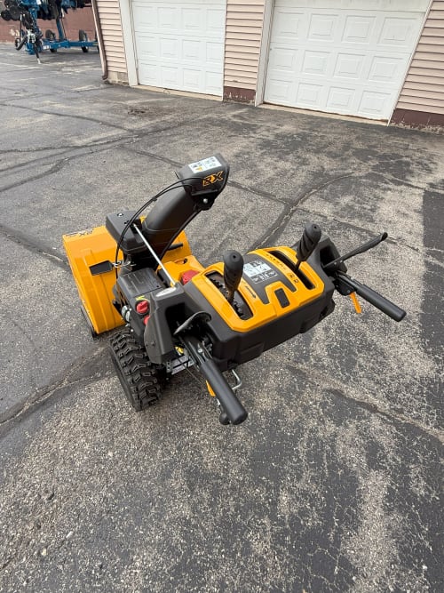 Additional Image for 2025 New Cub Cadet 24" 2X INTELLIPOWER Two-Stage Snow Blower