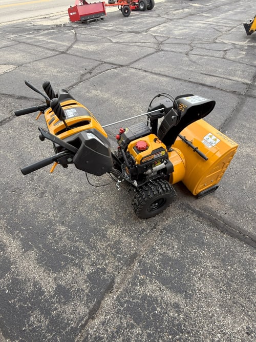 Additional Image for 2025 New Cub Cadet 24" 2X INTELLIPOWER Two-Stage Snow Blower