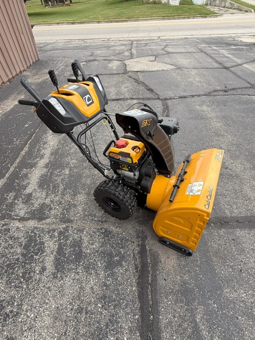 Additional Image for 2025 New Cub Cadet 24" 2X INTELLIPOWER Two-Stage Snow Blower