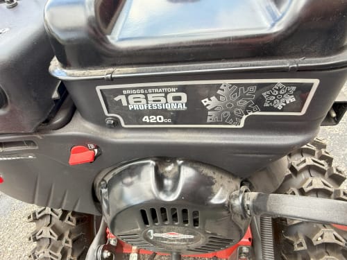 Additional Image for 2022 Snapper H1732ES 32" Two-Stage Snow Blower w/ Electric Start