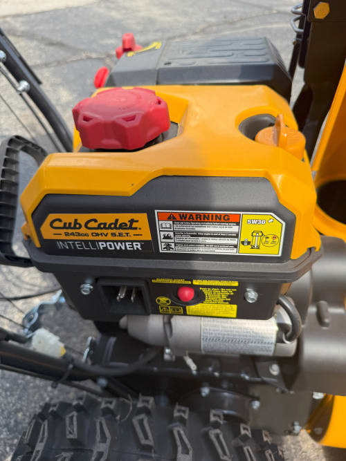 Additional Image for 2025 New Cub Cadet 26" 2X INTELLIPOWER Two-Stage Snow Blower
