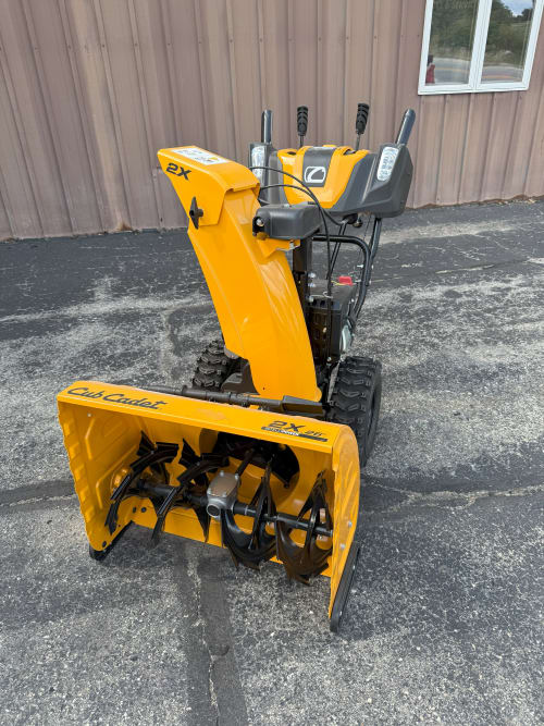 Additional Image for 2025 New Cub Cadet 26" 2X INTELLIPOWER Two-Stage Snow Blower