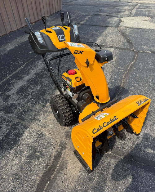 Additional Image for 2025 New Cub Cadet 26" 2X INTELLIPOWER Two-Stage Snow Blower