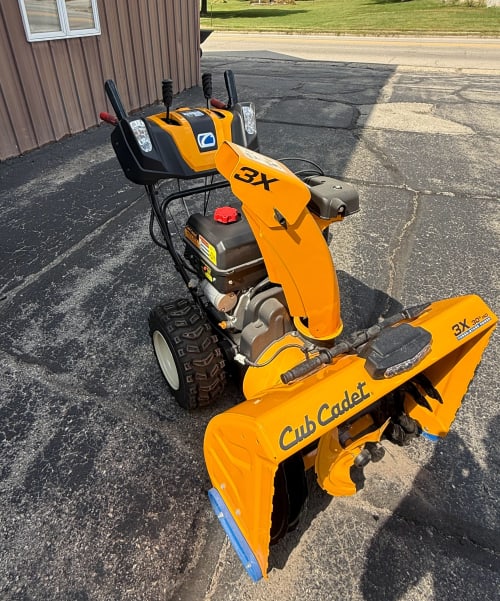 Additional Image for 2025 New Cub Cadet 30" 3X HD INTELLIPOWER Three-Stage Snow Blower