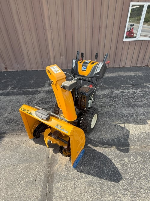 Additional Image for 2025 New Cub Cadet 30" 3X HD INTELLIPOWER Three-Stage Snow Blower