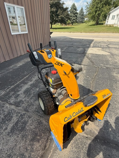 Additional Image for 2025 New Cub Cadet 30" 3X HD INTELLIPOWER Three-Stage Snow Blower