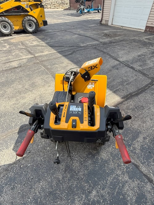 Additional Image for 2025 New Cub Cadet 30" 3X HD INTELLIPOWER Three-Stage Snow Blower