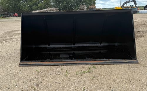 Additional Image for 90" Manitou Heavy Duty Dirt/ Construction Bucket